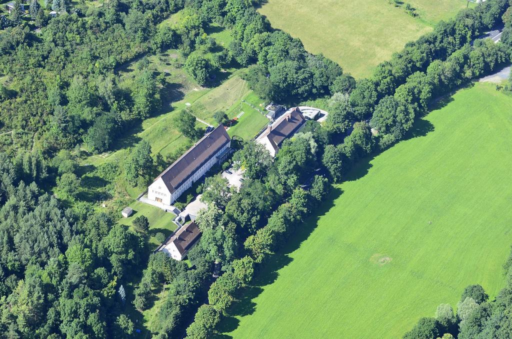 Land- Und Golfhotel Alte Fliegerschule Эйзенах Экстерьер фото