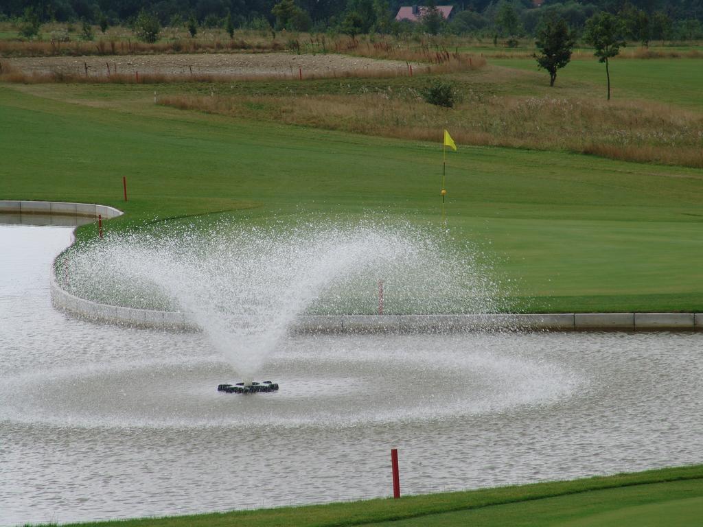 Land- Und Golfhotel Alte Fliegerschule Эйзенах Экстерьер фото