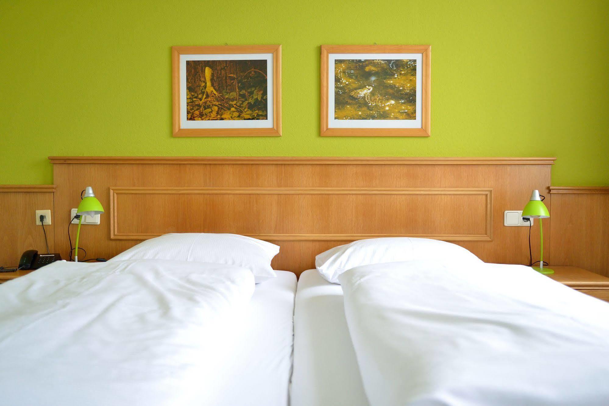 Land- Und Golfhotel Alte Fliegerschule Эйзенах Экстерьер фото