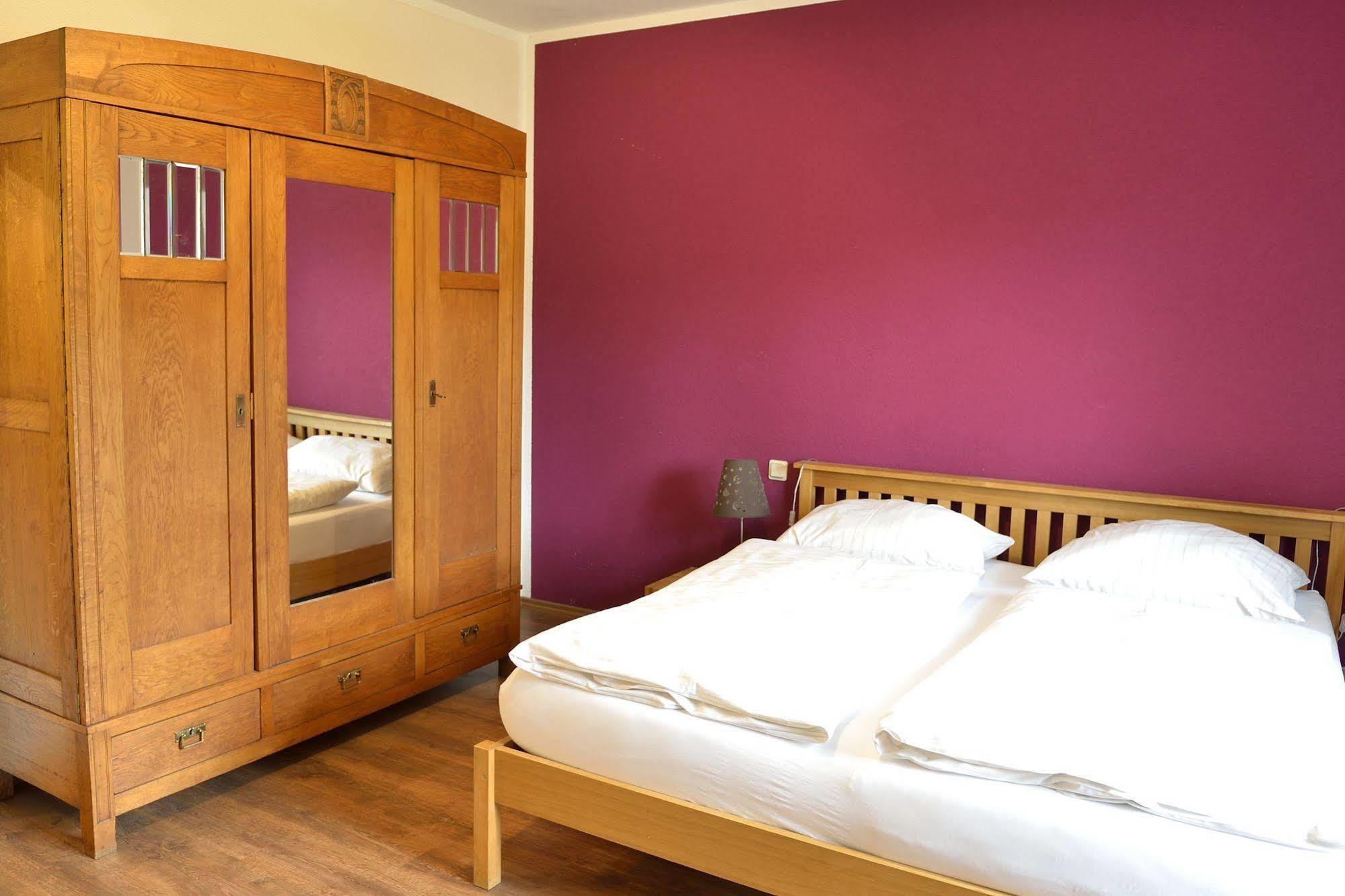 Land- Und Golfhotel Alte Fliegerschule Эйзенах Экстерьер фото